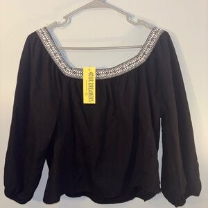 🖤4Our Dreamers Elegant Black Blouse with White Embroidery